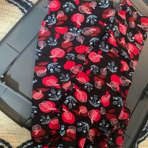 LuLaRoe Apple Leggings TC